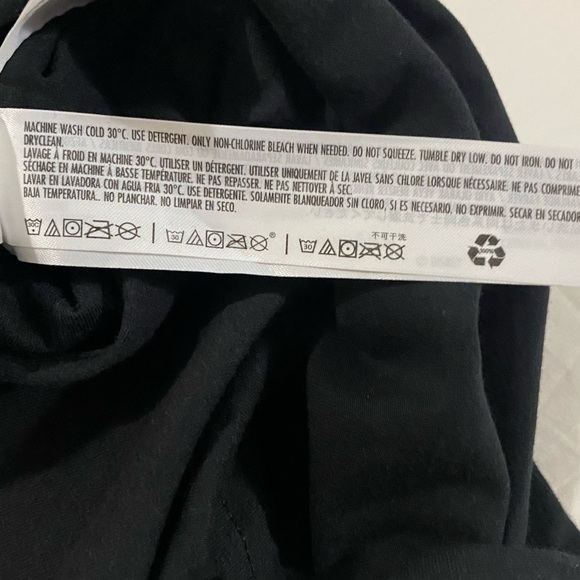 Disney jack and sally
NIGHTMARE BEFORE CHRISTMAS adult black cotton shirt size S - Picture 5 of 10